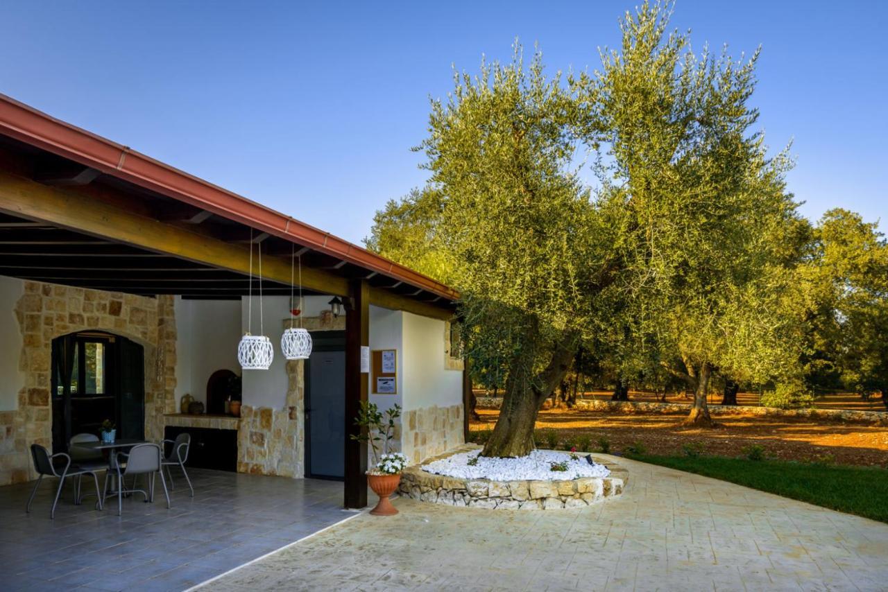 Trullo Degli Augelli Guest House San Michele Salentino Exterior foto